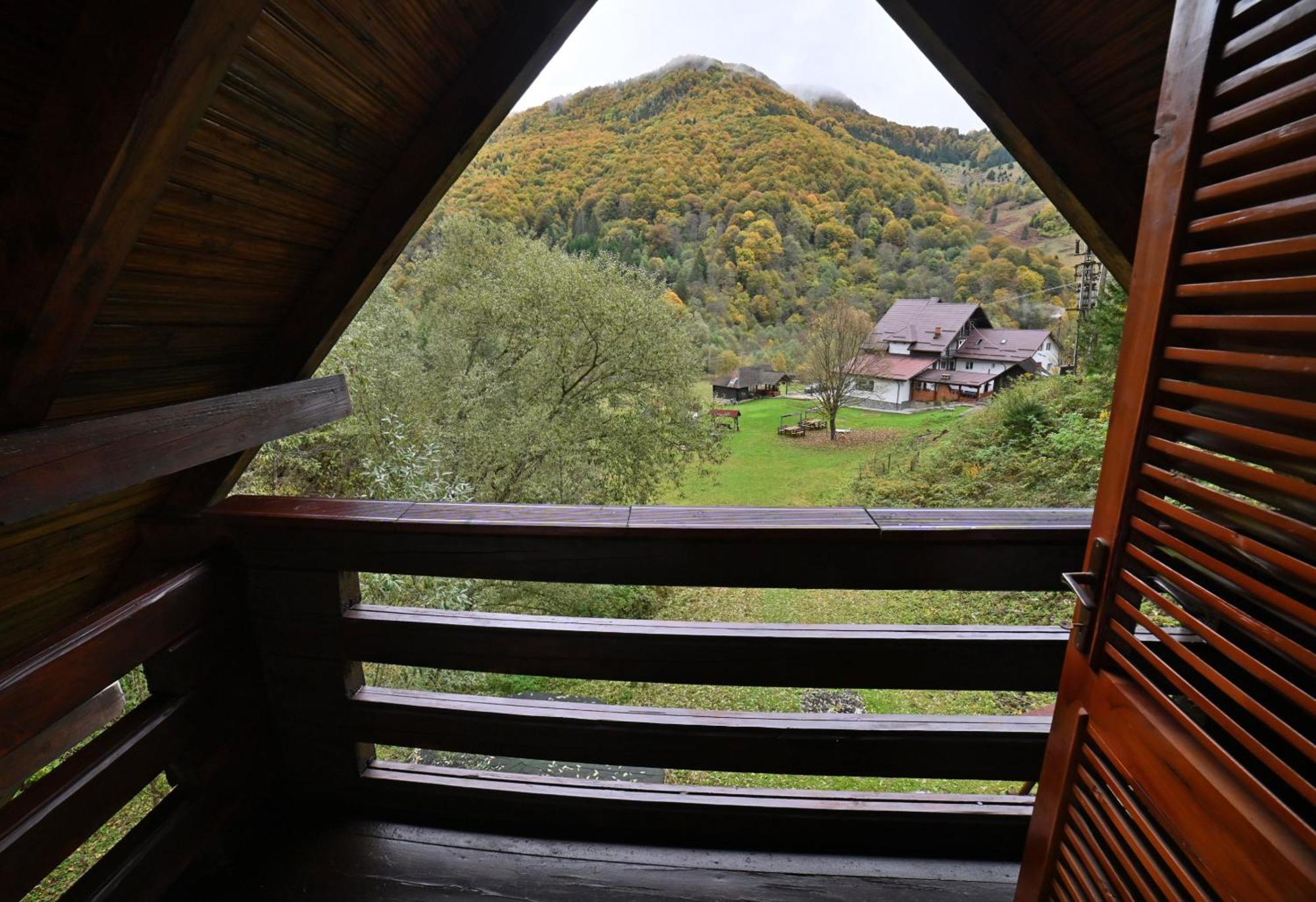 Casa De Vacanta Satic Piatra Craiului La Doi Viermi Exterior foto