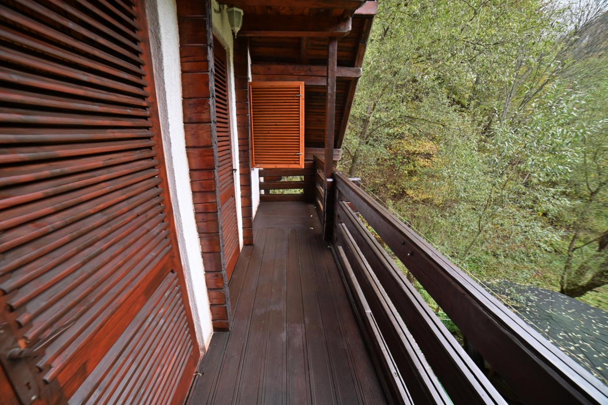 Casa De Vacanta Satic Piatra Craiului La Doi Viermi Exterior foto
